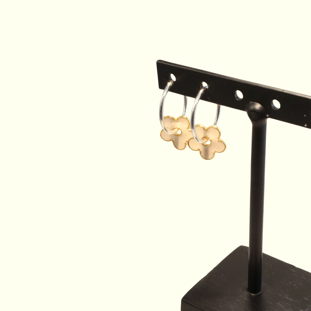 BO Margot portant.webp