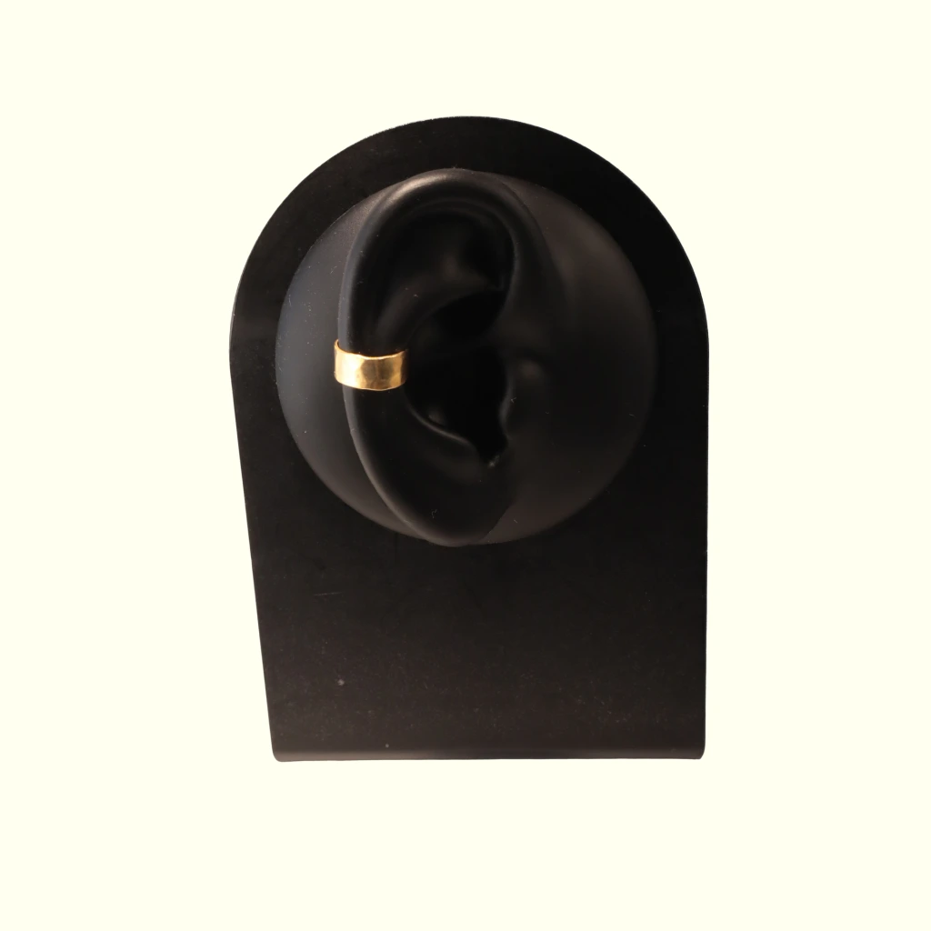 Earcuff Big Flou portée.webp